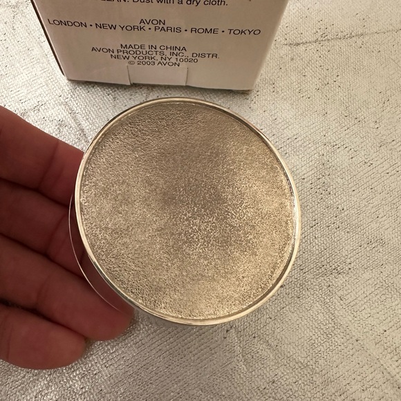 New Vintage Avon Silver Velvet Keepsake Box - Picture 6 of 9
